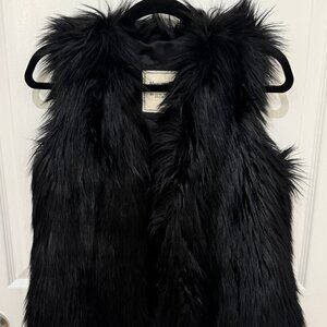 ABERCROMBIE & FITCH BLACK FAUX FUR VEST JACKET